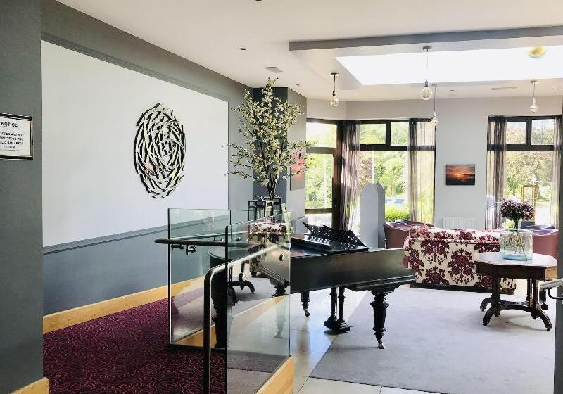 Twin Trees Hotel & Leisure Club