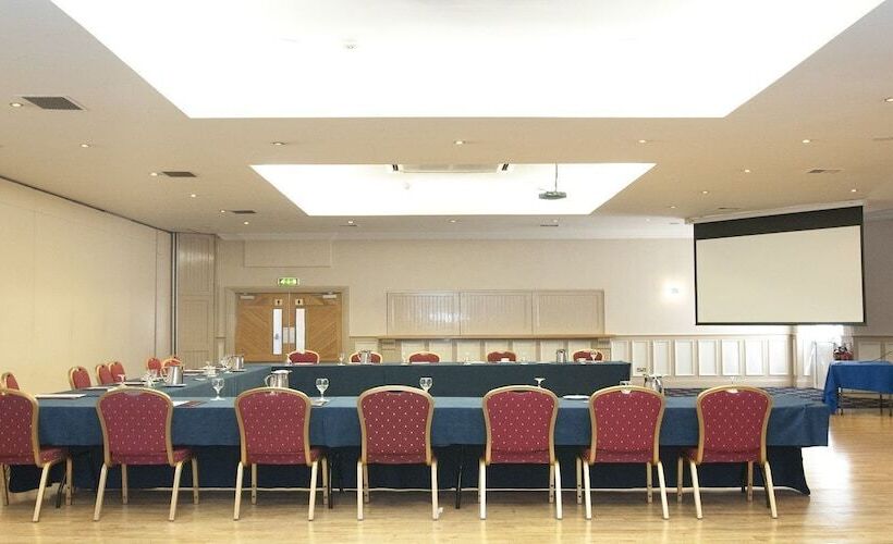 Woodlands Hotel & Leisure Centre