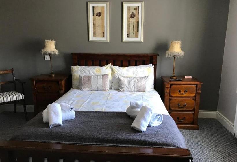 הוסטל Sixty Six