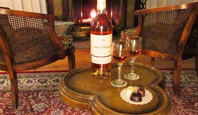 فندق صغير Center Lovell Inn