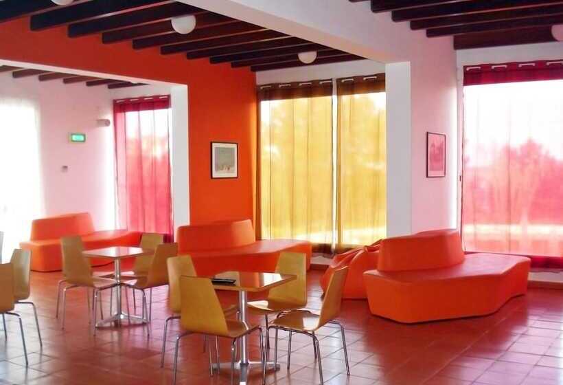 Общежитие Hi Almograve – Pousada De Juventude