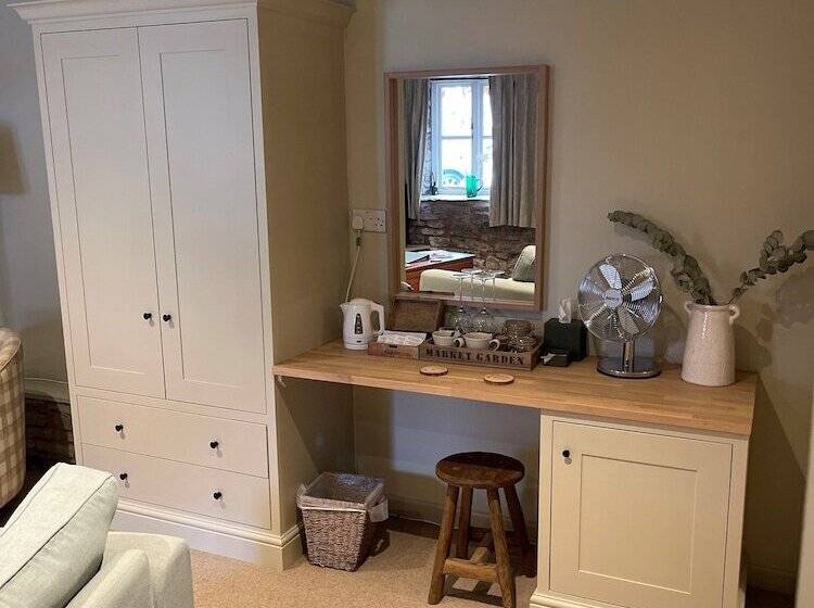 旅馆 Riverside Inn, Aymestrey