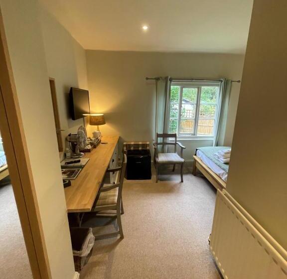 فندق صغير Riverside Inn, Aymestrey