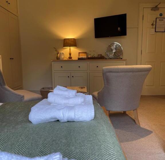 旅馆 Riverside Inn, Aymestrey