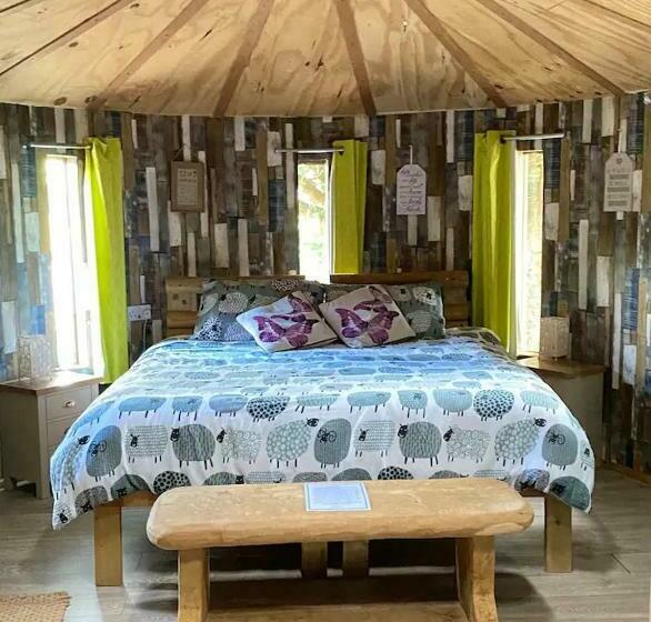 Общежитие Strickland Arms