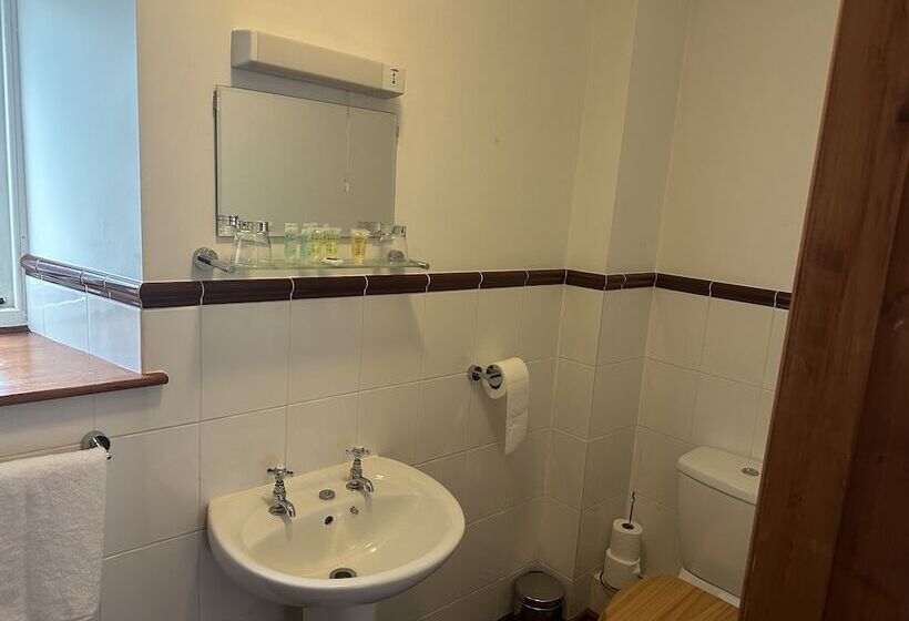 فندق صغير The Bateman Arms At Shobdon