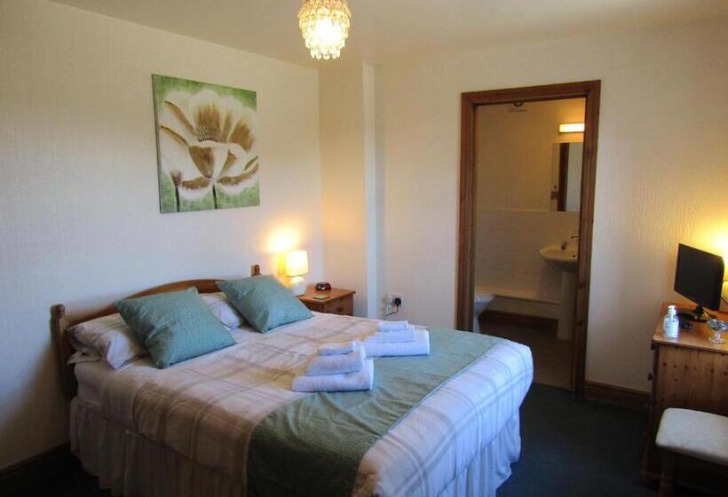 Общежитие The Belted Will Inn