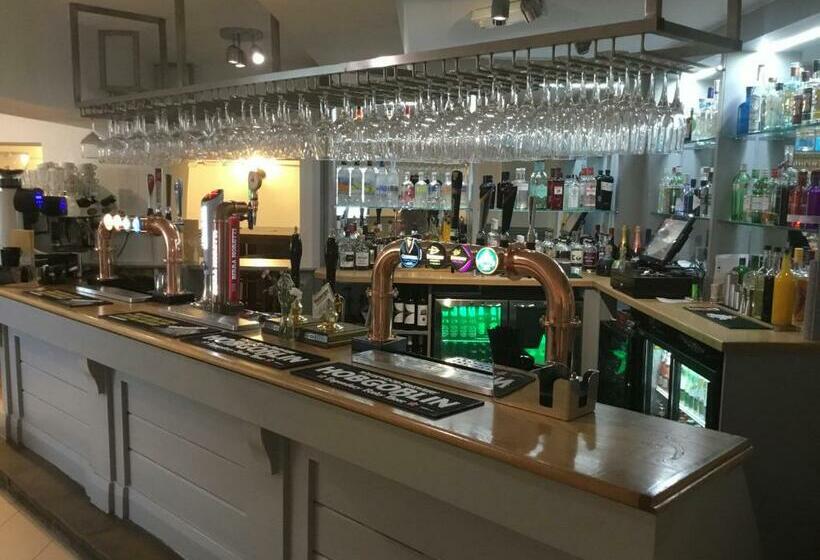 Общежитие The Glazebury Bar And Restaurant With Accommodation