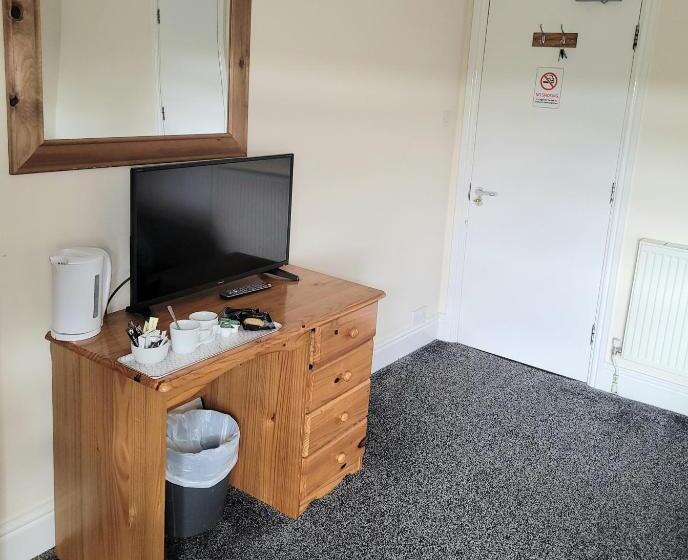 Общежитие The Glazebury Bar And Restaurant With Accommodation