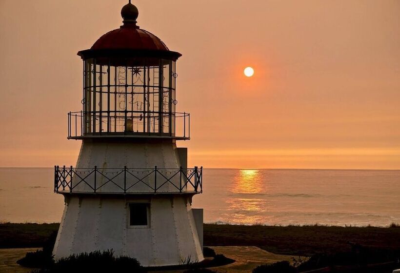 הוסטל The Oceanfront Inn