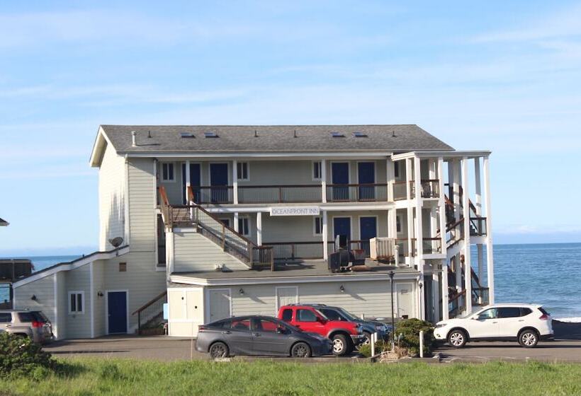 הוסטל The Oceanfront Inn