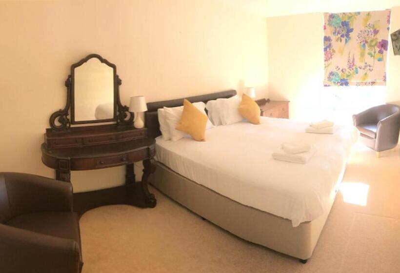 فندق صغير The Poltimore Inn