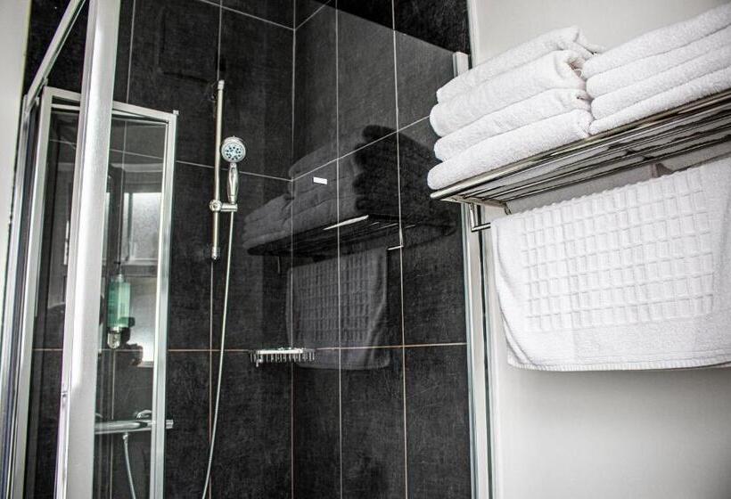 הוסטל The Rostrevor Inn