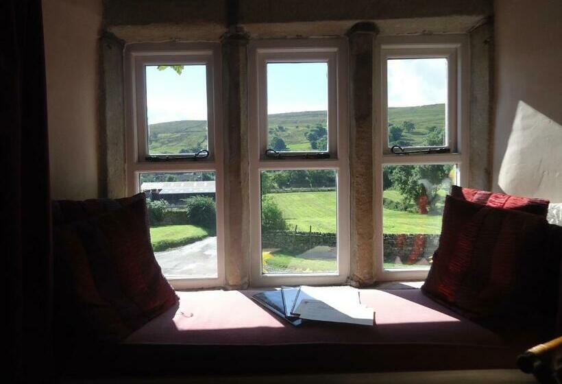 Общежитие The Street Head Inn