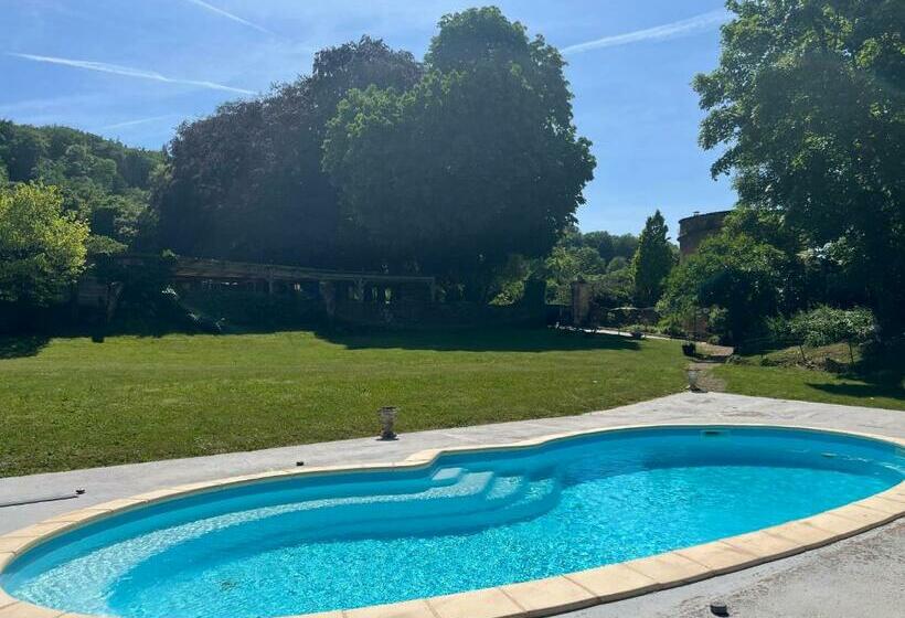 Bed And Breakfast Le Château De Morey