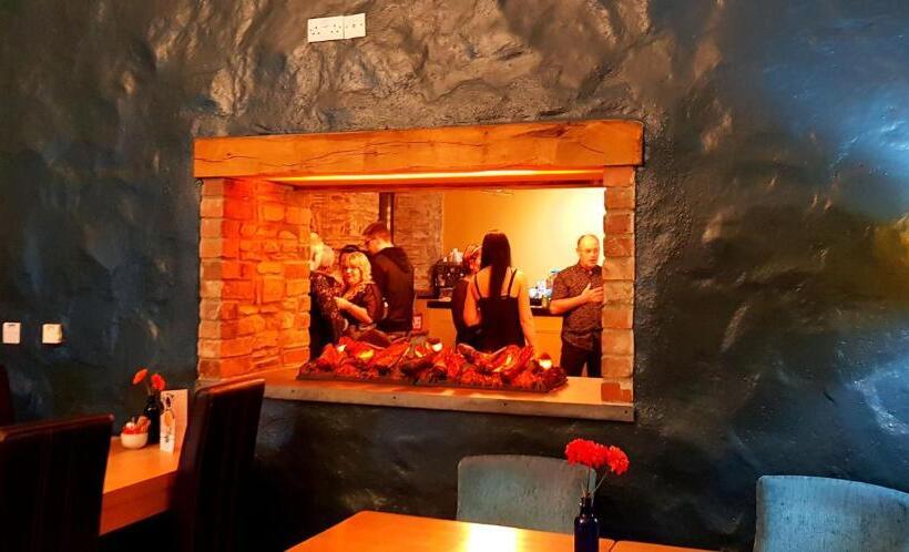 مبيت وإفطار Llety Cynin