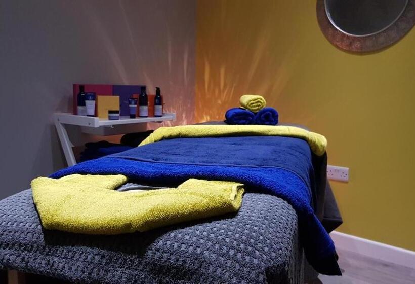 مبيت وإفطار Llety Cynin