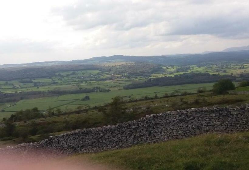 민박 Plumtree House