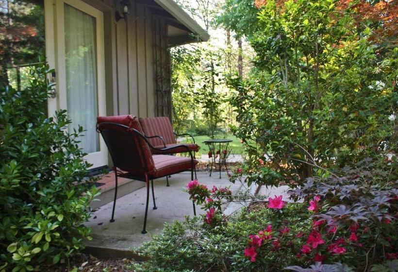 민박 The Inn At Shasta Lake