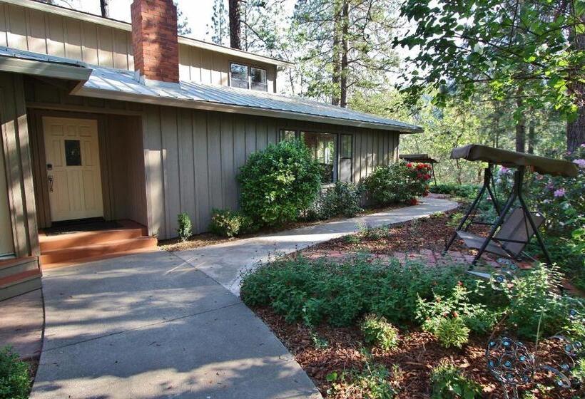 민박 The Inn At Shasta Lake