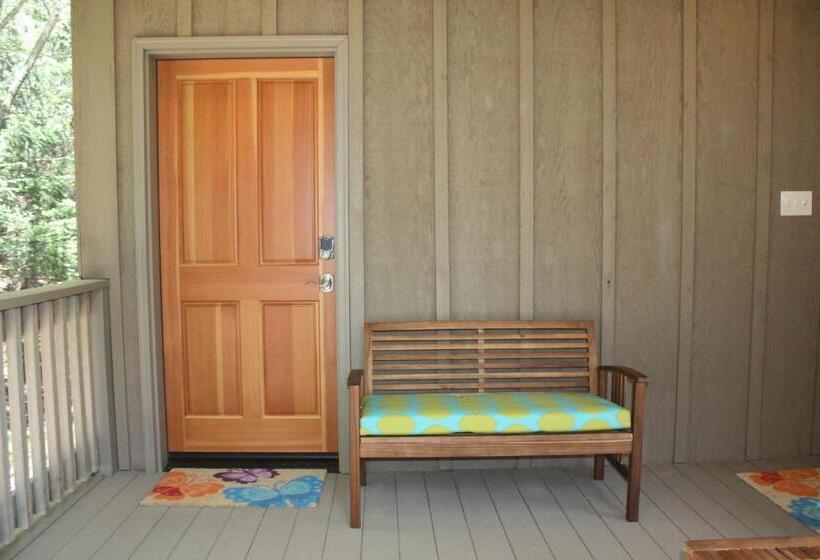 민박 The Inn At Shasta Lake