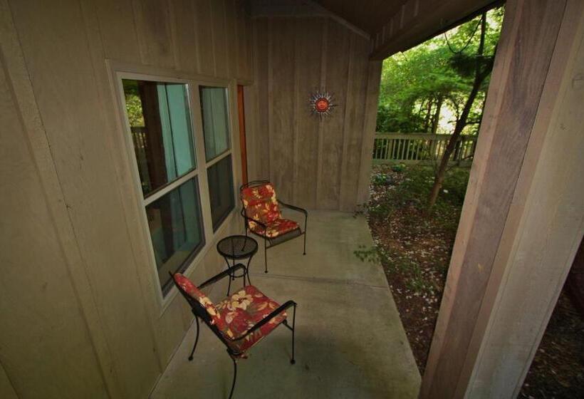 민박 The Inn At Shasta Lake