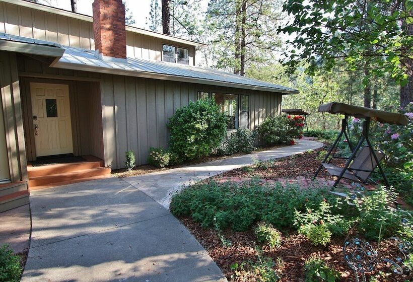 민박 The Inn At Shasta Lake