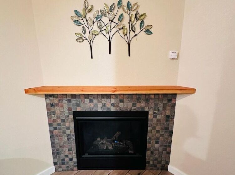 민박 The Inn At Shasta Lake