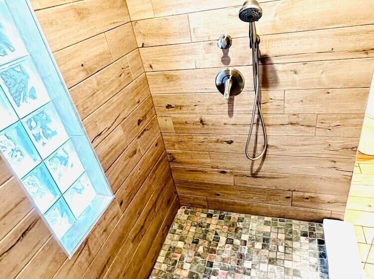 민박 The Inn At Shasta Lake