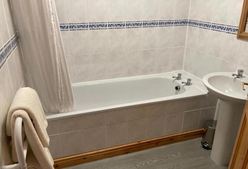 مبيت وإفطار The Waie Inn