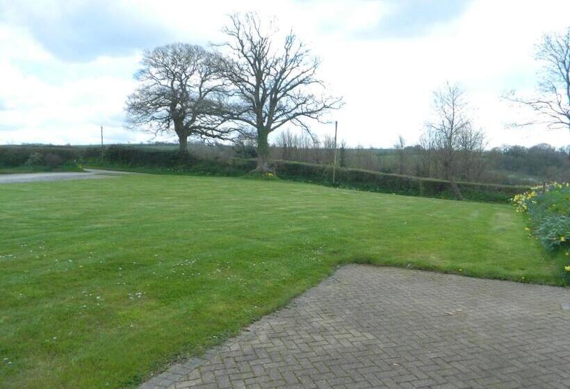 مبيت وإفطار The Waie Inn