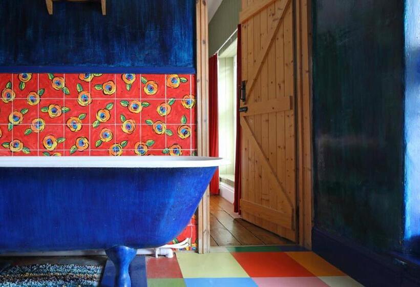 Bed and Breakfast Western House