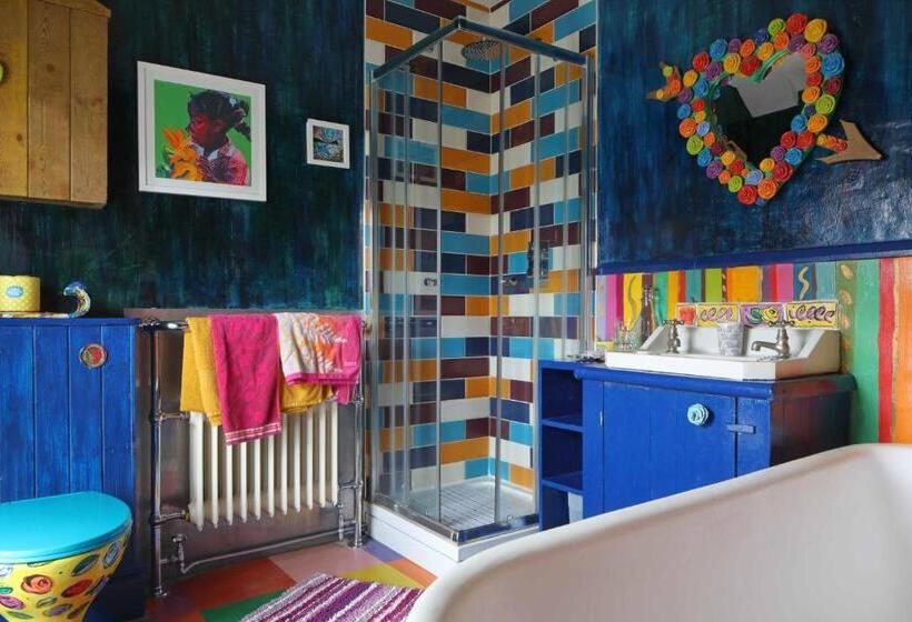 Bed and Breakfast Western House