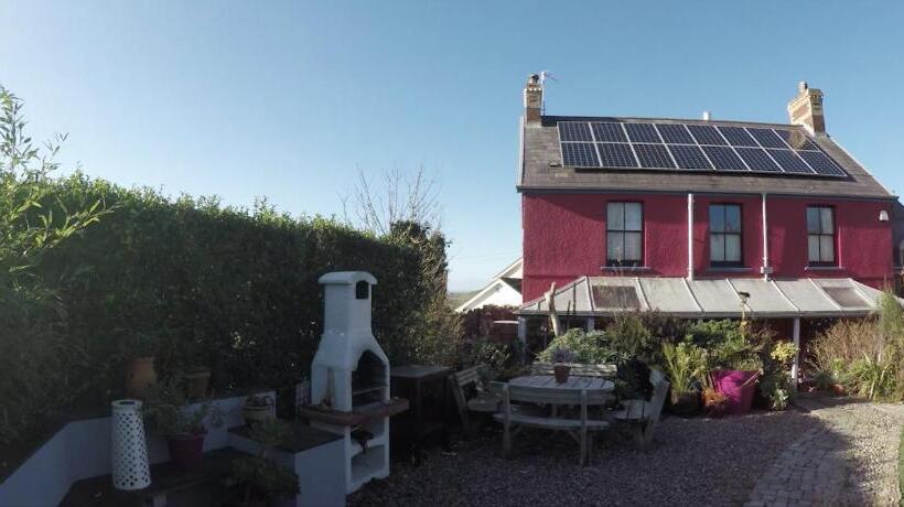 Bed and Breakfast Western House