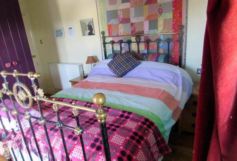 Bed and Breakfast Western House