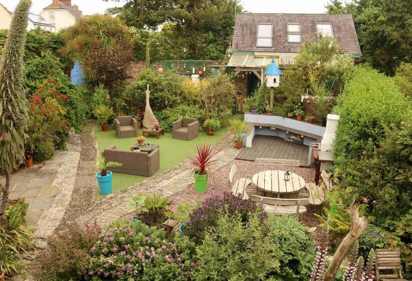 Bed and Breakfast Western House