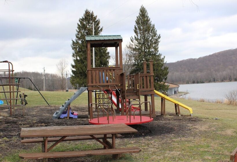 فندق Alpine Lake Resort