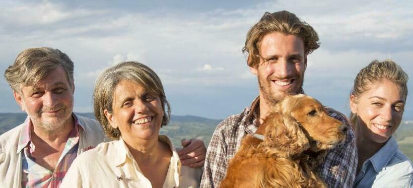 فندق Agriturismo Antico Borgo Montacuto