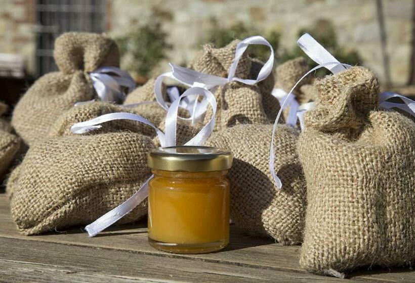 فندق Agriturismo Antico Borgo Montacuto