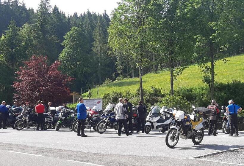 ホテル Gasthof Klug Zum Ehrensepp