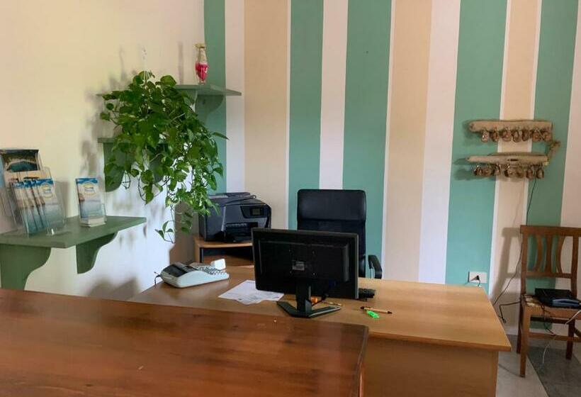 בית מלון כפרי Golfo Del Leone