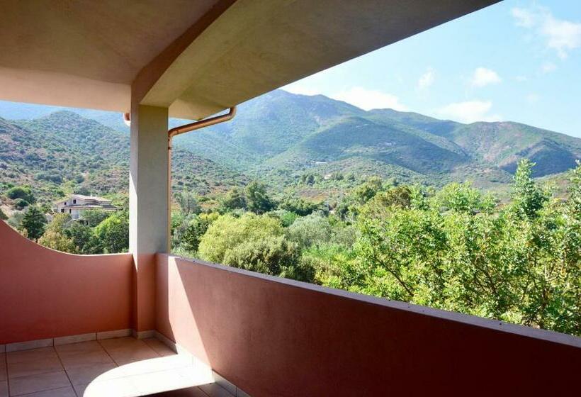 בית מלון כפרי Golfo Del Leone