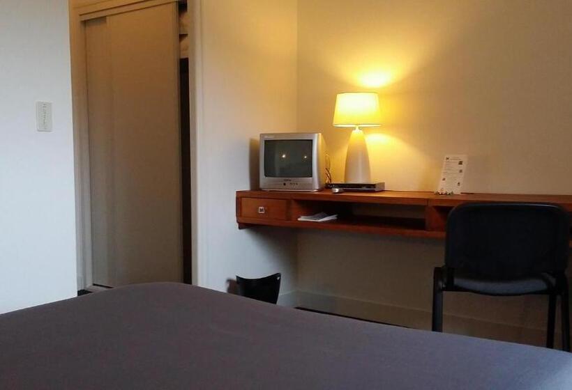 בית מלון כפרי La Roche Du Marais