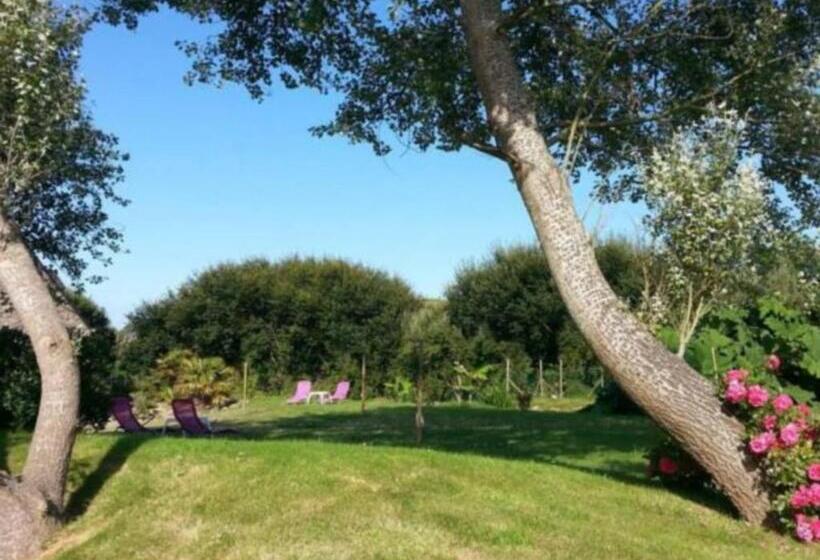 בית מלון כפרי La Roche Du Marais