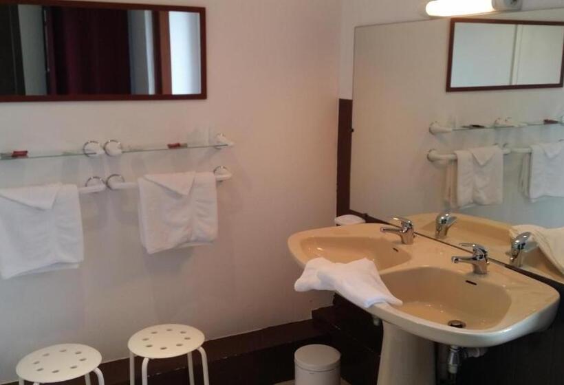 בית מלון כפרי La Roche Du Marais