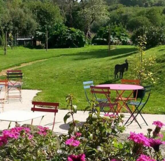 בית מלון כפרי La Roche Du Marais