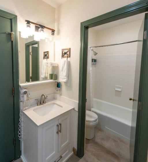 فندق Sugarloaf Inn