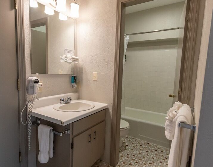 فندق Sugarloaf Inn