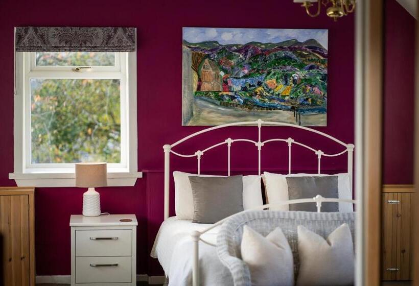 Отель The Bellachroy