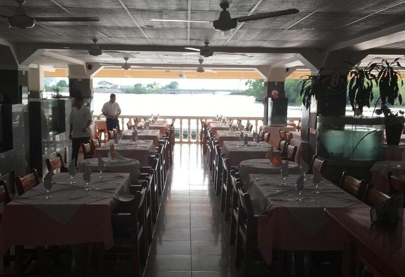 Отель Y Restaurante Costa Del Sol